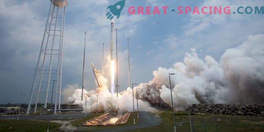Raketa za tovor na vesoljsko postajo se začne v torek