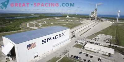 SpaceX je odložil prvi let