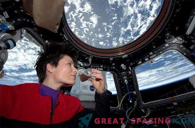 Astronauts on the ISS tried freshly brewed coffee from a cup printed on a 3-D printer