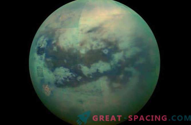 Titan se je pojavil v novih slikah Cassinija.