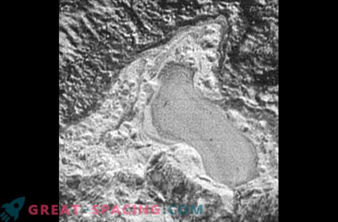 Pluton ima dušikova jezera, ki zamrznejo in topijo
