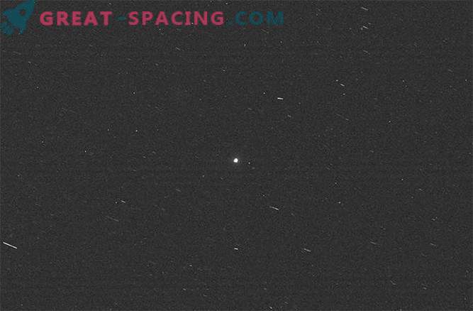 Prve fotografije kometa Churyumov-Gerasimenko iz Philovega pristajalnega modula so bile pridobljene
