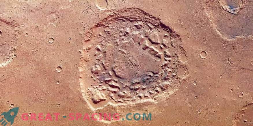 Нов кратер на Марс или супер вулкан?