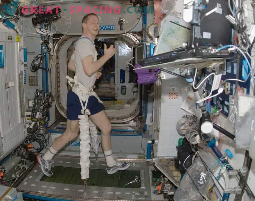 Kako astronavti ISS: dnevna rutina, prosti čas, spanje in hrana
