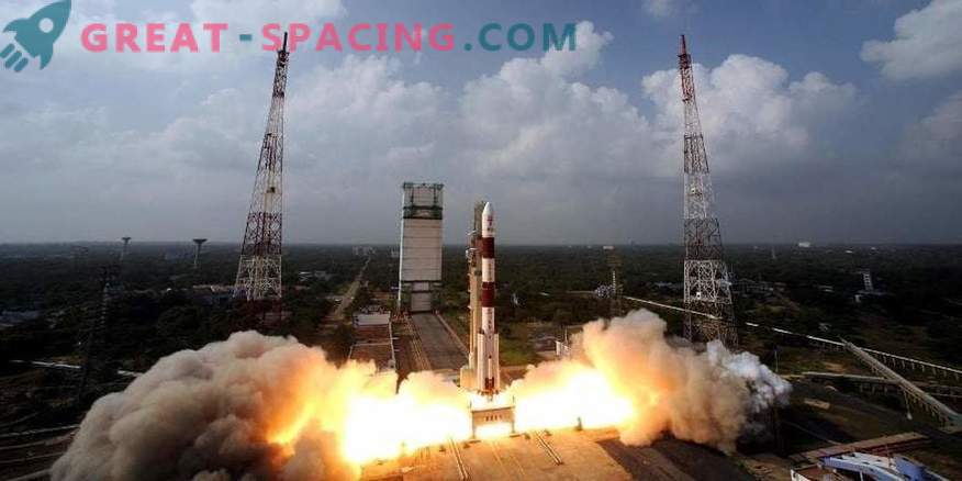Indija lansira raketo z več desetimi sateliti