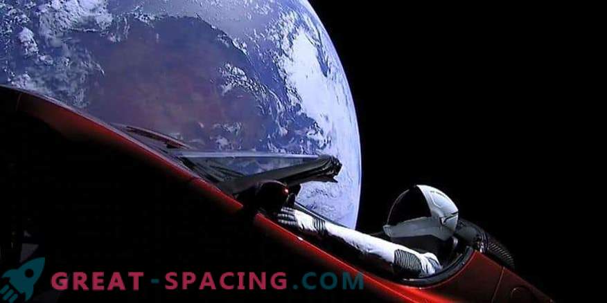 Starman in Tesla presegata Mars