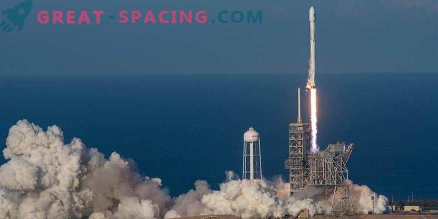 SpaceX skuša vrniti več raket Falcon 9