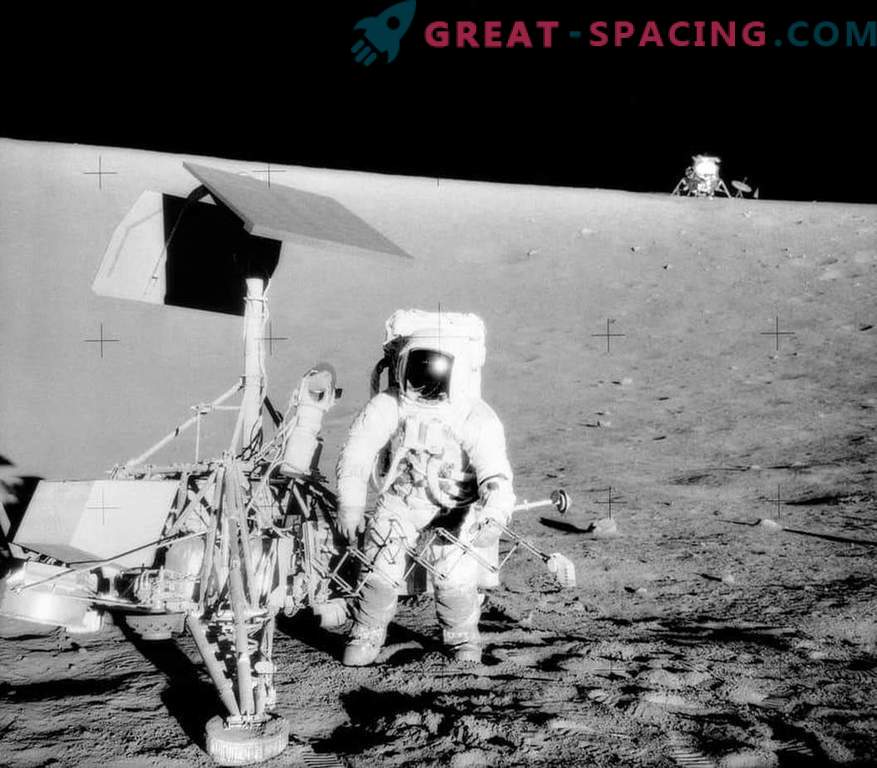 Posadka Apollo-12 je med pristankom odkrila eno od prvih vozil, ki so se začela na Luno