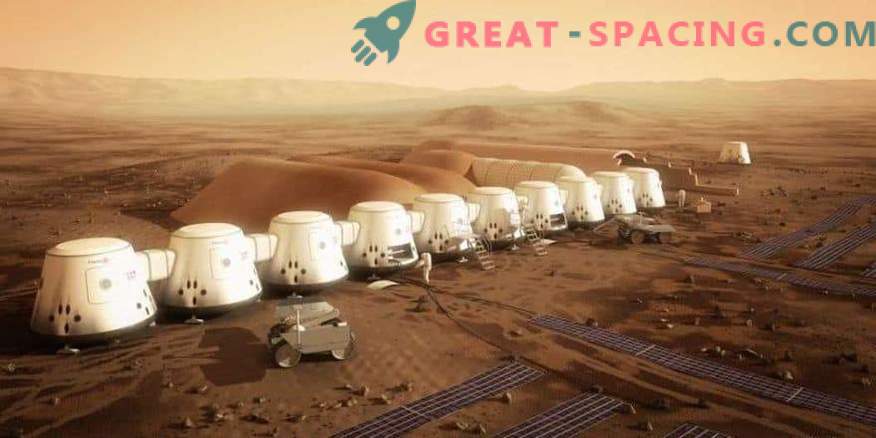 Ilon Musk ponuja pošiljanje kolonije robotov na Mars