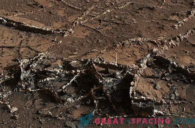 Radovednost Mars Rover je našel sledove mineralov