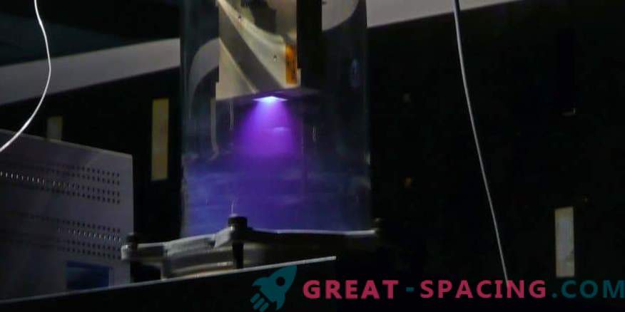 Mikro-impulzni plazemski motor CubeSat