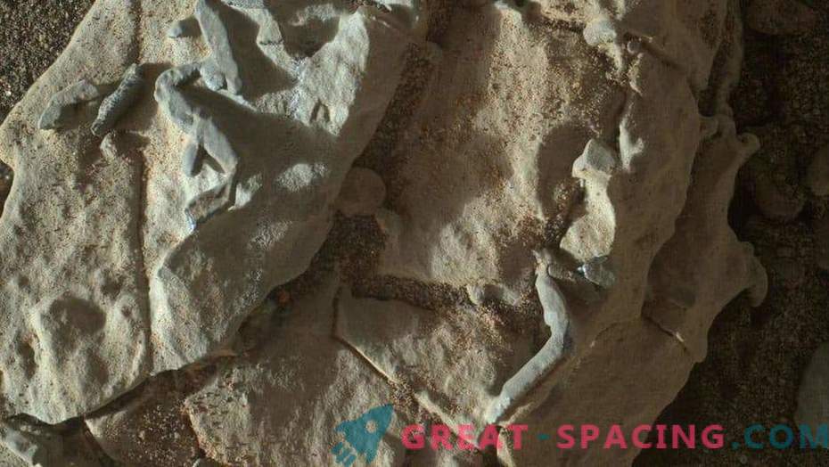 10 čudnih objektov na Marsu! 2. del