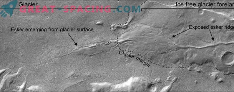 Na Marsu so bile najdene sledi nedavnih vodnih tokov