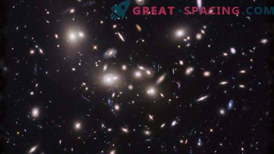 Zakaj se masivne galaksije upočasnjujejo?