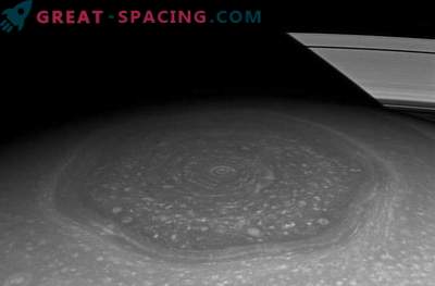 Možna razlaga je nastala za velikansko Saturn hex