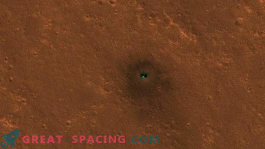 InSight landing field on photos from space