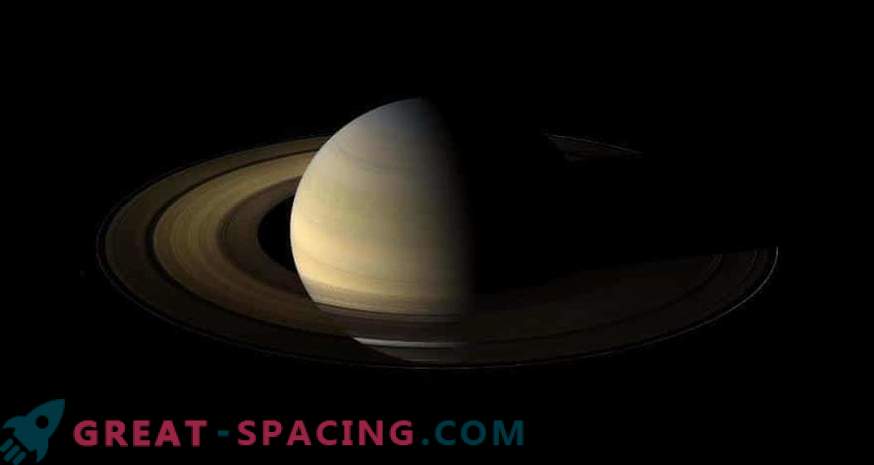 Cassini opazuje solsticij