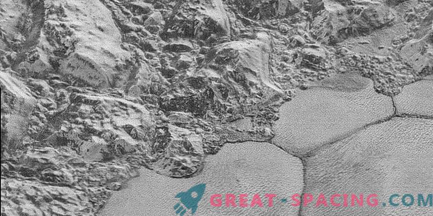 Znanstveniki razkrivajo skrivnosti Plutonskih sipin