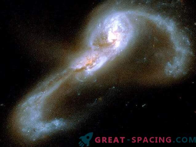 Kakšna je moč najsvetlejših galaksij?