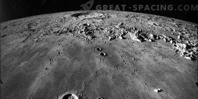 Starodavni meteorski napad razkriva lunino notranjost.